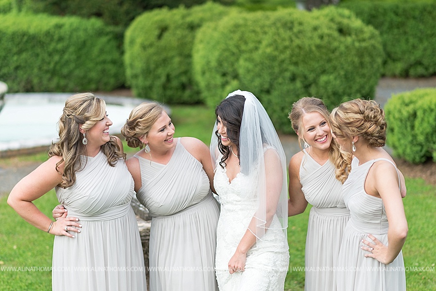 bridesmaids at oak ridge estate