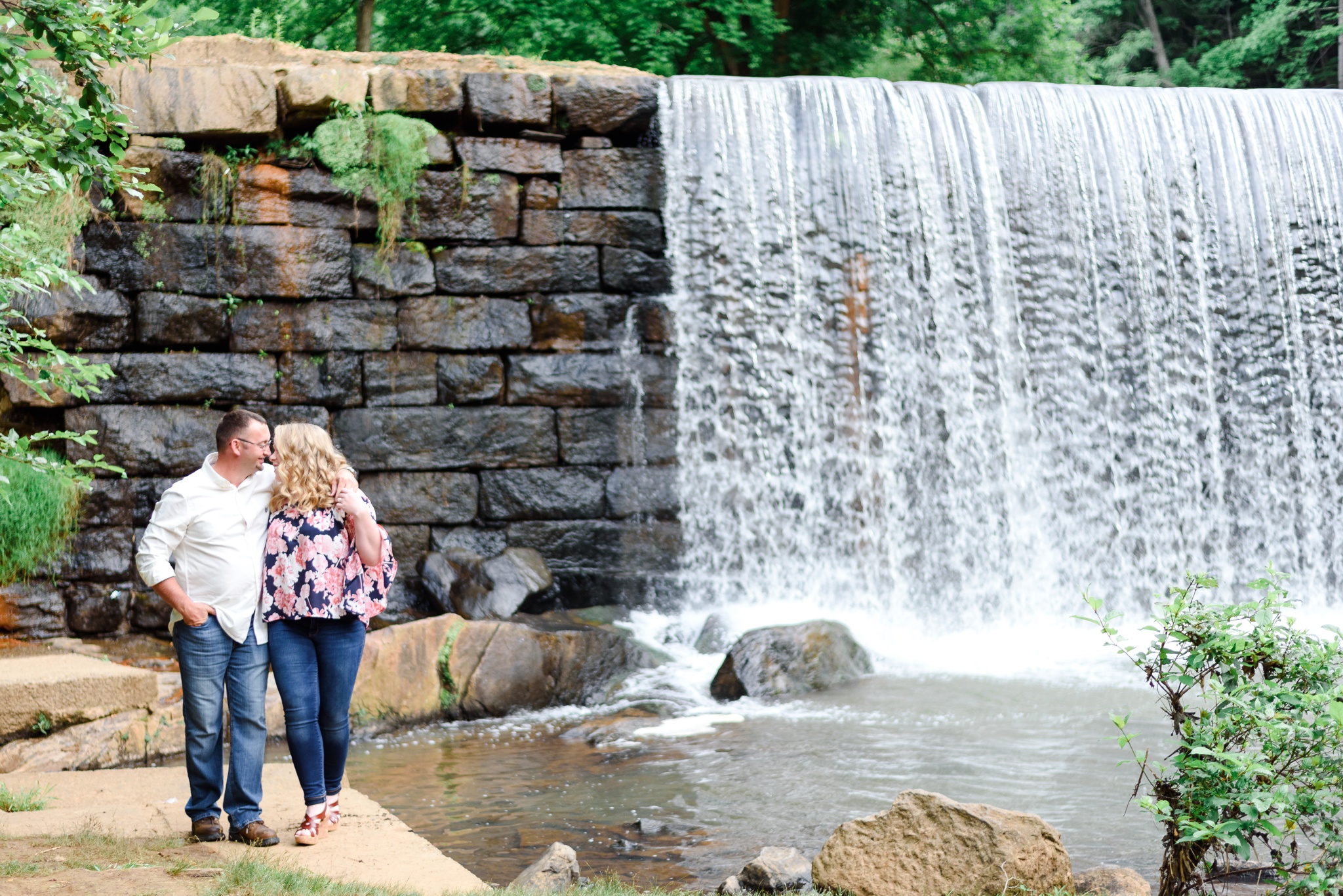hollins mill park engagement photos ans sweethearts walking