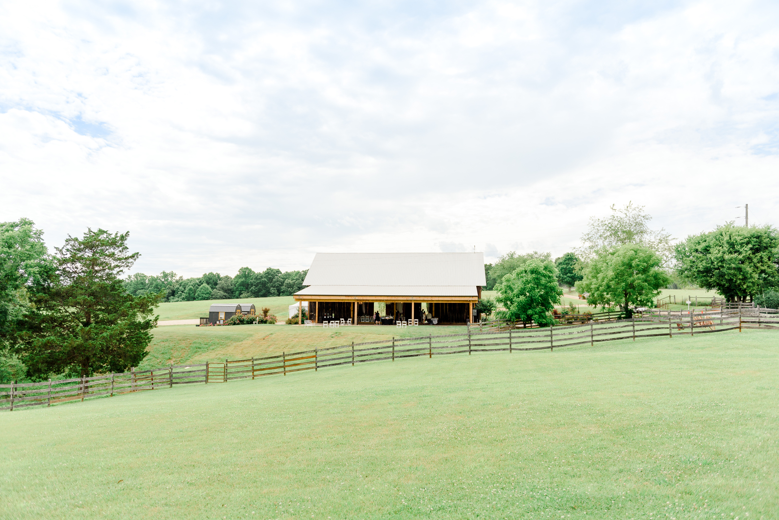 Barn Wedding Venues in Virginia Anne Claire+Jon