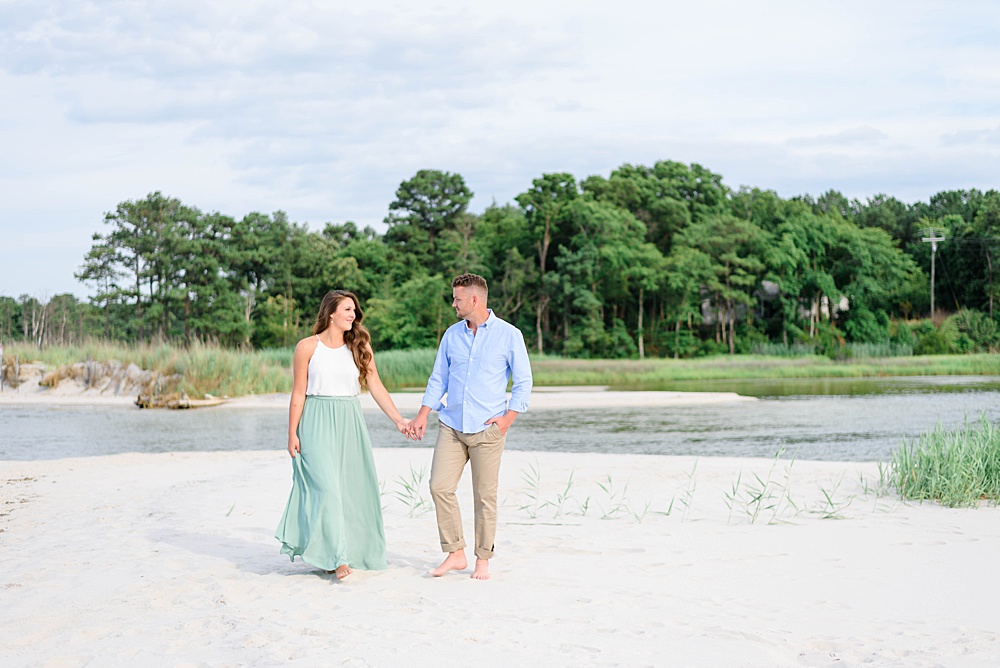 beautiful engagement photos with bride and groom