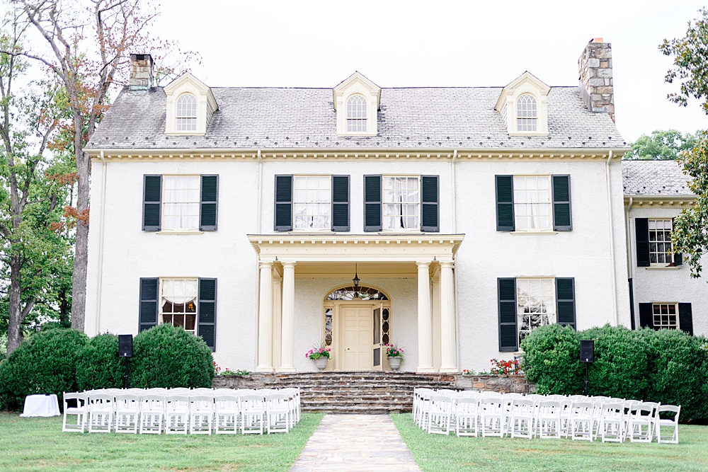 outdoor ceremony at rust manor house