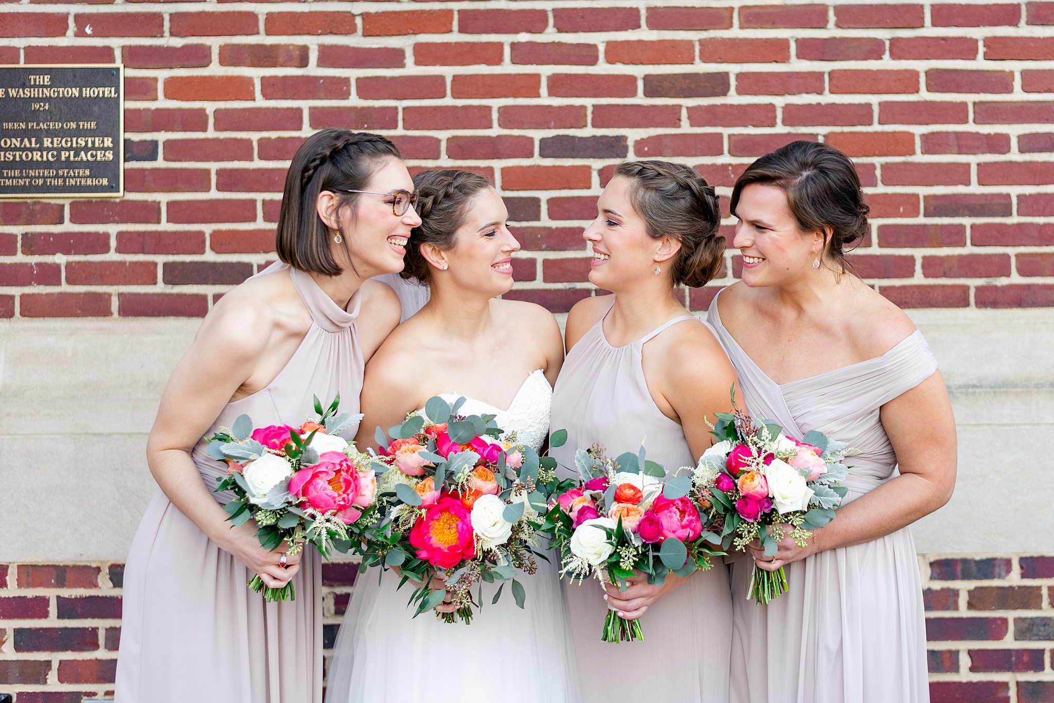 beautiful bridesmaids photos