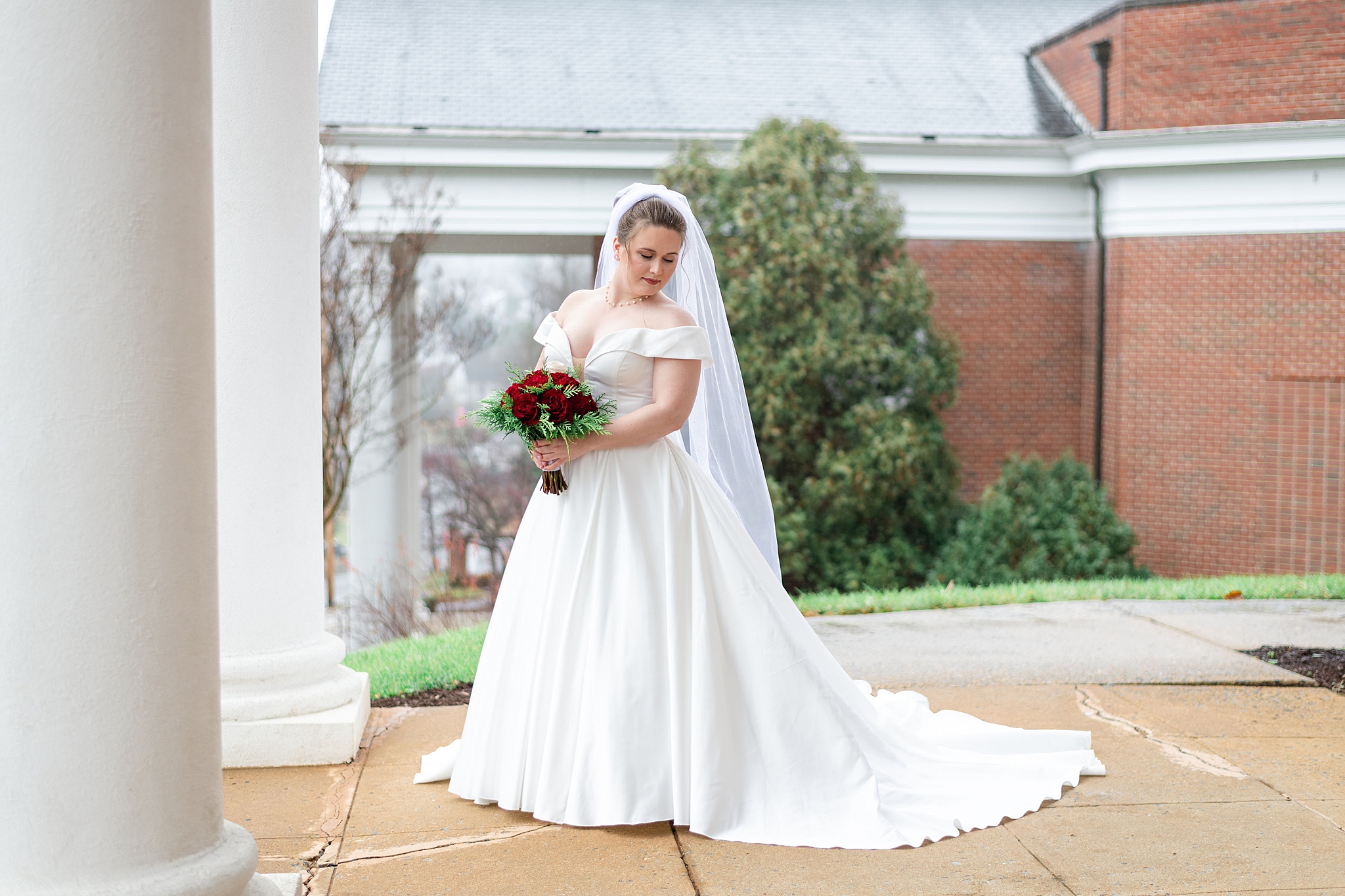 bridal portrait at the Old Pate Chapel