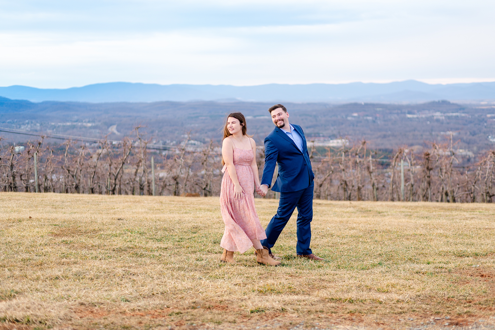 Carter Mountain in Charlottesville engagement pics