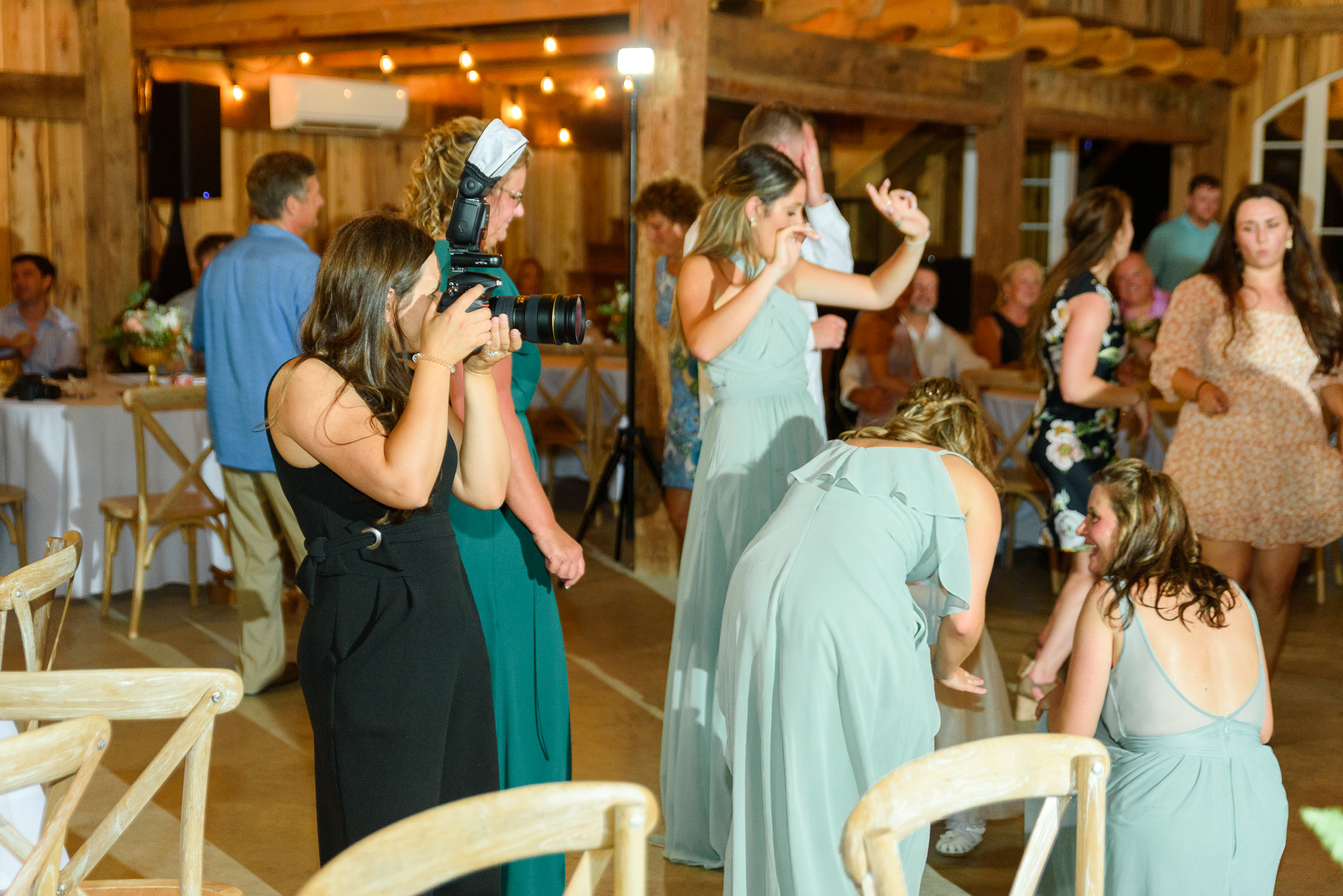 how to photograph a wedding reception