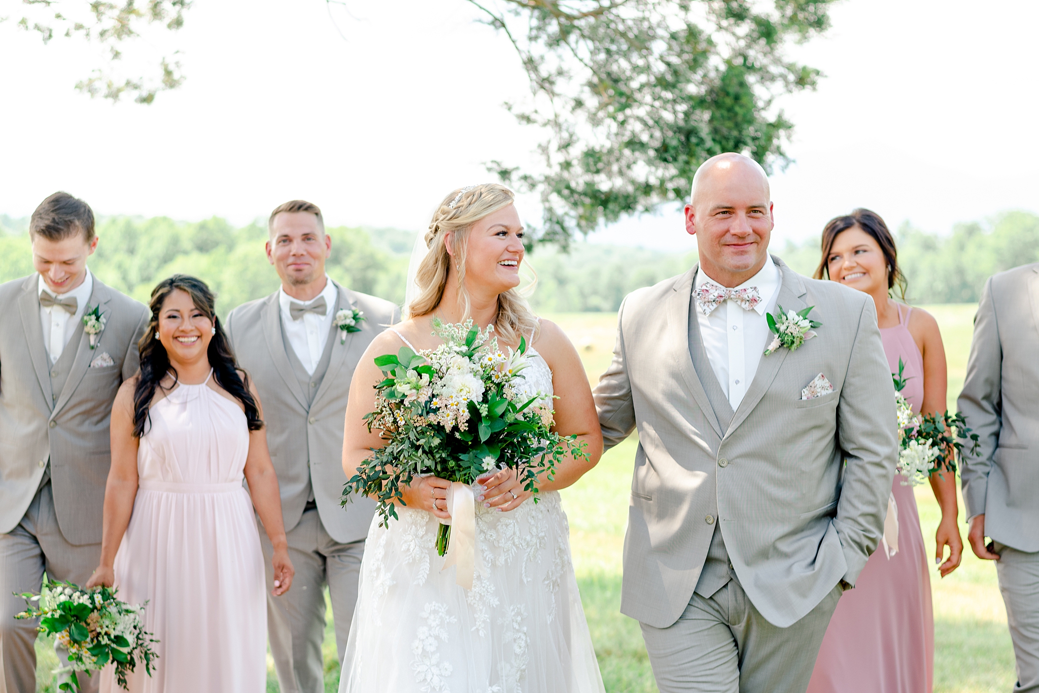 bridal aprty pictures at Cedar Oaks Farm