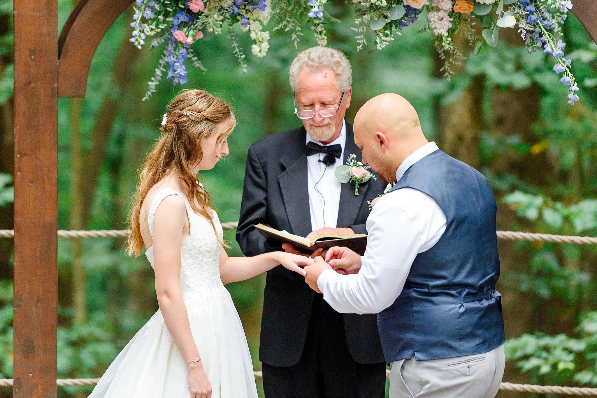 Sorella Farms outdoor ceremony in the woods