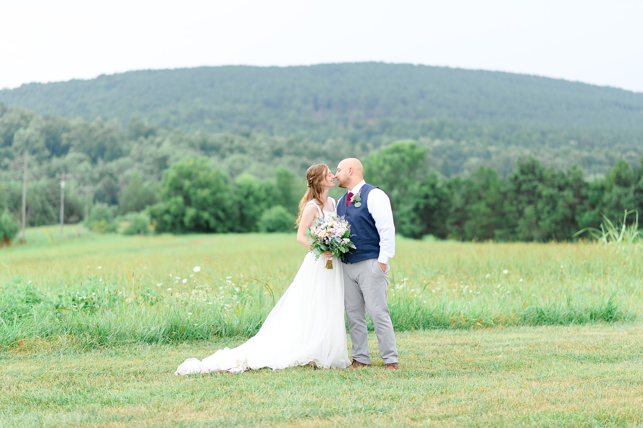 Sorella Farms wedding pictures with floral bouquet