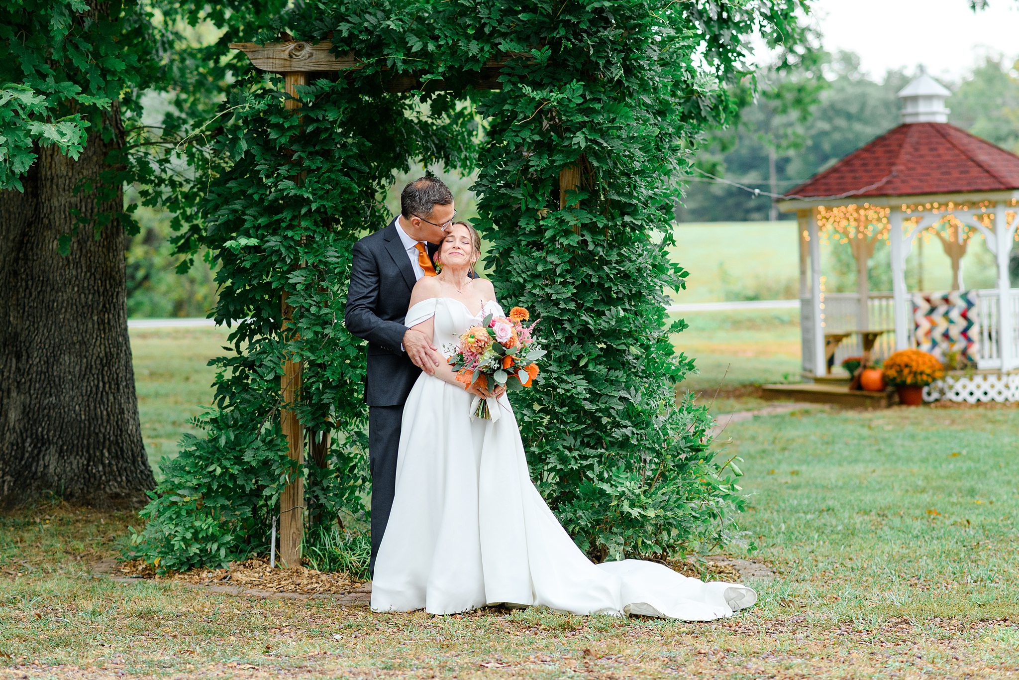 rainy day wedding photos